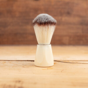 Blaireau Gibbs : Finest bulb manche en résine beige