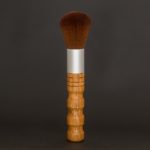 pinceau-de-maquillage-manche-en-bois-de-bania