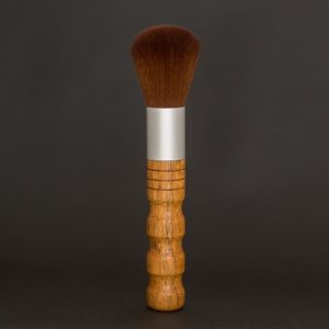 pinceau-de-maquillage-manche-en-bois-de-bania