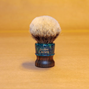 blaireau-mred-lpl-26mm-finest-bulb-sur-black-limba-résine-verte-dorée