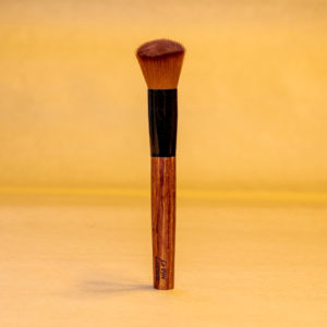 pinceau-de-maquillage-manche-en-bois-de-palissandre