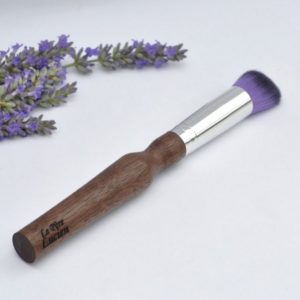 pinceau-de-maquillage-manche-biseaute-en-bois-violet-bleu
