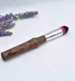 pinceau-de-maquillage-manche-en-bois-rose-noir-le-pere-lucien